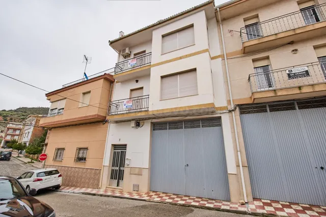 EDIFICIO SEGREGABLE EN APARTAMENTOS EN CASTILLO DE LOCUBÍN (
