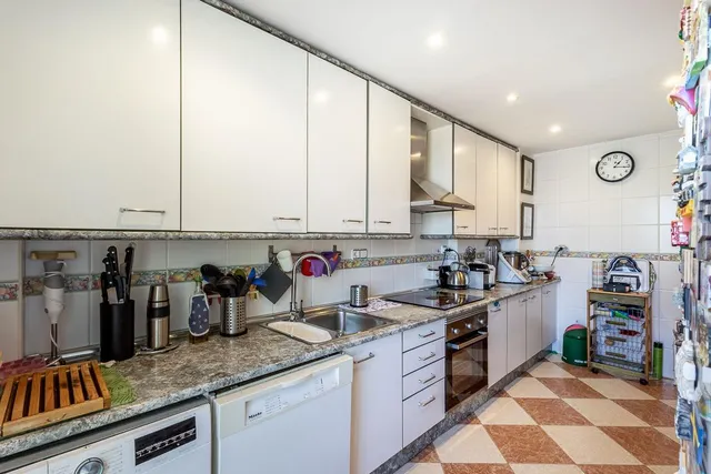 CASA PAREADA EN LA ZUBIA CON PISCINA, ZONA DE BARBACOA Y JARDÍN — 16