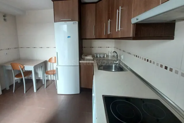 SE VENDE PISO EN RENTABILIDAD DE TRES DORMITORIOS, DOS BAÑOS - foto 2