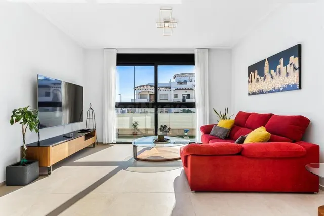 Espectacular villa independiente en esquina con piscina en O - foto 4