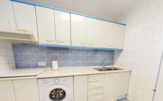 BONITO APARTAMENTO EN BENALMADENA FRENTE A PUERTO MARINA — 8