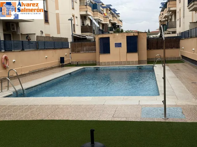 Piso amueblado con piscina, terraza y cochera en Las Gabias · 700 € — 19
