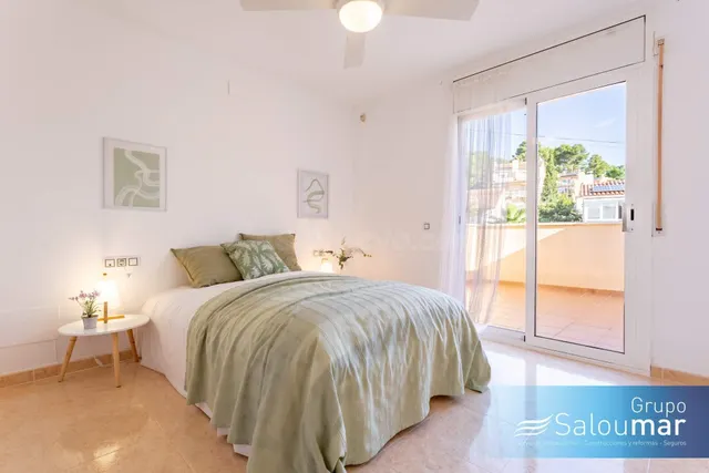 CASA ADOSADA DE 3 habitaciones DOBLES - LA POBLA DE MONTORNES — 4