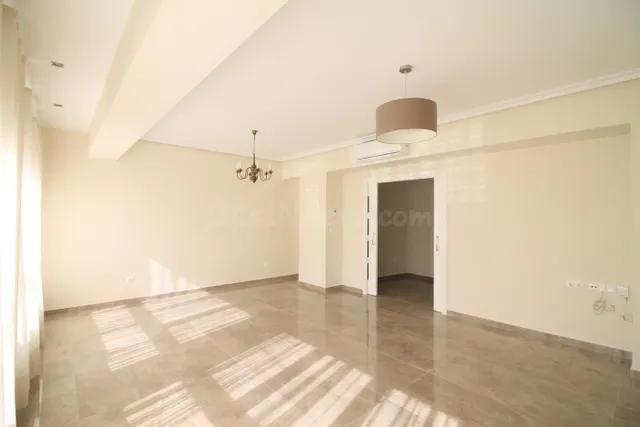 EXCLUSIVO ALQUILER DE PISO EN EL CENTRO - foto 4