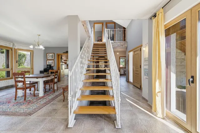 UNA JOYA EN PIEDRA GALLEGA EN EL CORAZÓN DE LAS RÍAS BAIXAS. 407 m2 construidos | Parcela: 1.626 m2 | Dormitorios: 4 | Baños: 3 — 29
