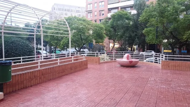 SE ALQUILA LOCAL /PUERTA AUTOMATICA / FRENTE HOSPITAL GENERAL — 6