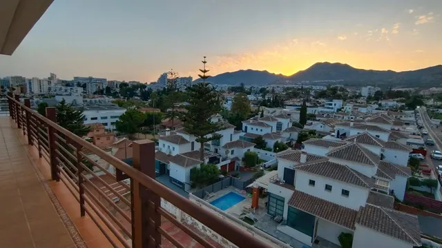 Ático dúplex con vistas panorámicas en benamádena — 28