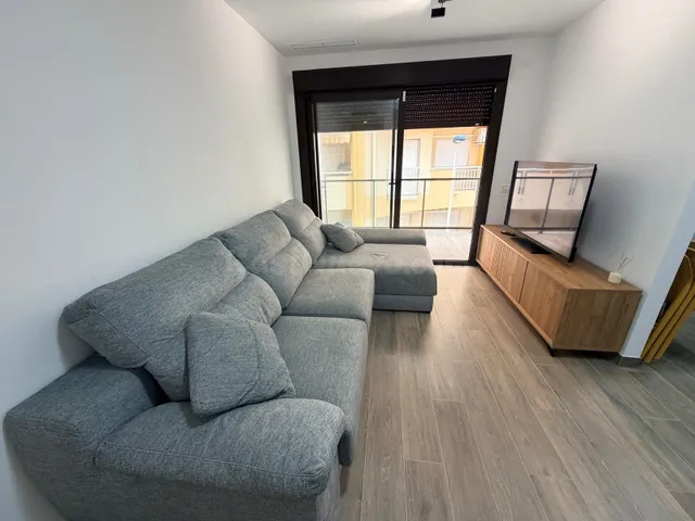 ¡Abre la puerta a tu nuevo hogar! Amplia terraza, garaje y t - foto 4