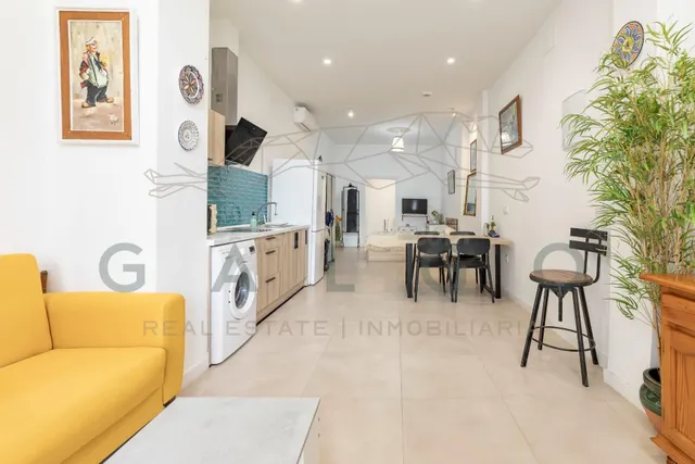 Estudio reformado en Nazaret – Diseño moderno, excelente ubi - foto 2