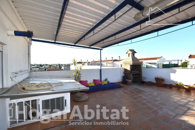 SEMINUEVO, AMPLIO Y CON TERRAZA - foto 2