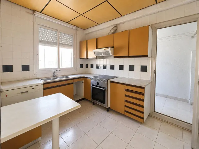 Se vende piso en el prat del llobregat, zona san cosme — 4