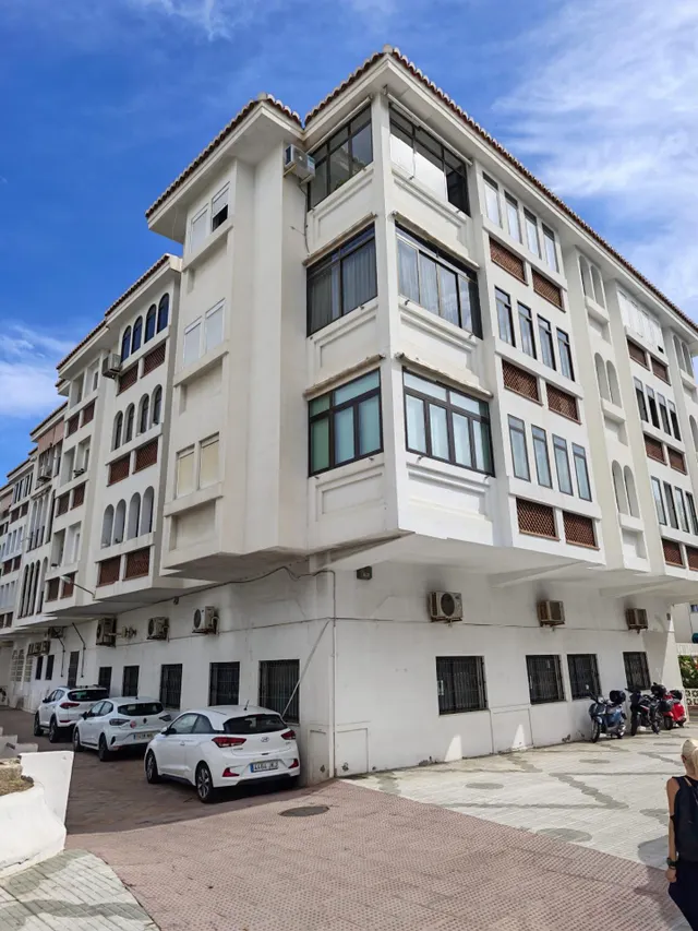 Exclusivo local comercial de 391,46 m2 en pleno centro de Al - foto 2