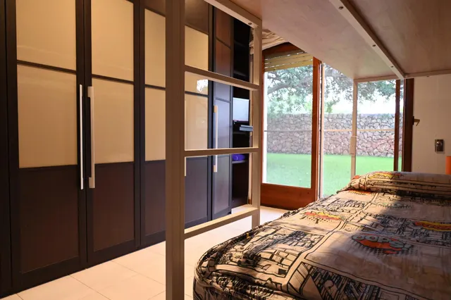 Chalet exclusivo en Tortosa con vistas a Els Ports, piscina y jardín privado — 25