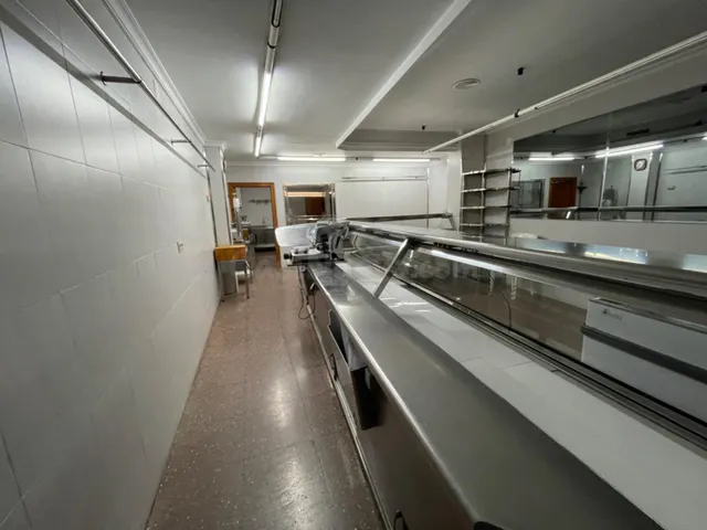 Local comercial 76m² en venta - Feria - foto 2