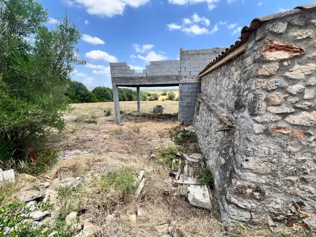 Finca rústica con vivienda en construcción en venta - foto 5