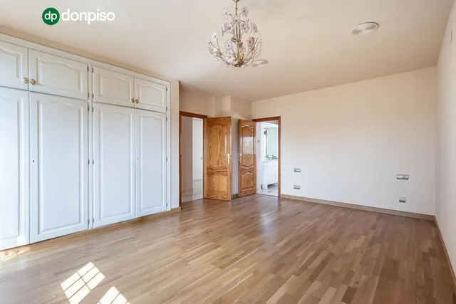 Espectacular casa independiente con piscina y grandes vistas en Monteluz (Peligros) — 24