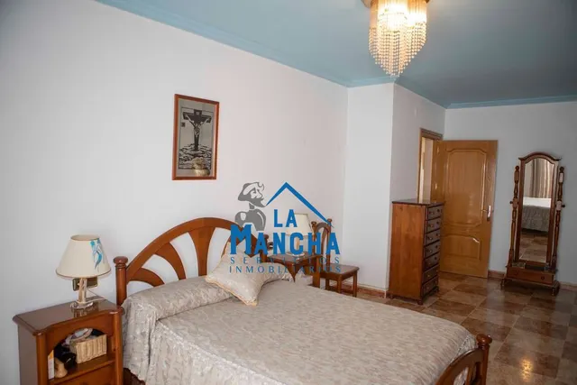 *595.000€* inmobiliaria la mancha vende casa en el barrio de san pablo de Albacete — 39