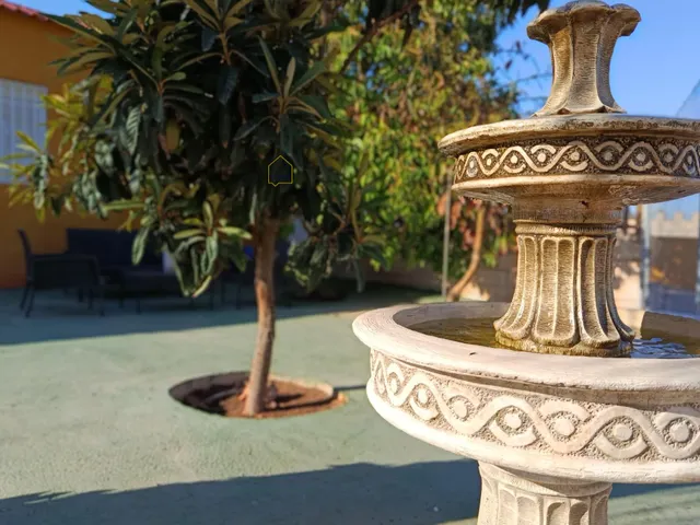 Casa con terreno 2 casas más y piscina privada. — 12