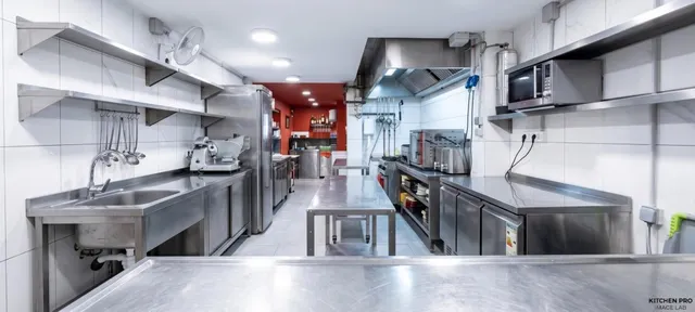 OPORTUNIDAD ÚNICA: Traspaso de Restaurante Emblemático en Pleno Rendimiento – Eixample, Tarragona - NUEVA REMODELACION Y DISEÑO — 15