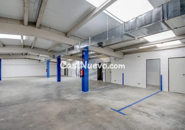 PLAZAS DE APARCAMIENTO CON TRASTERO EN FINCA DE OBRA NUEVA S - foto 3