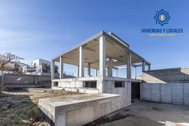 Parcela exclusiva con estructura de Chalet independiente y piscina en Urb. El Montecillo, Las Gabias — 11