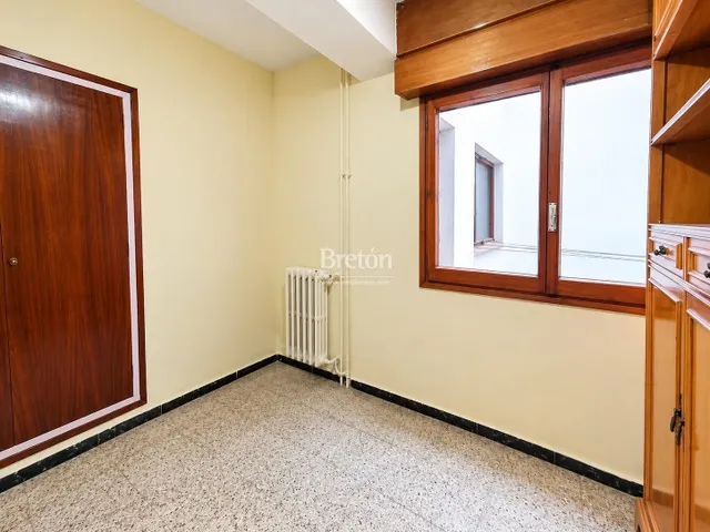 Amplia vivienda de 4 dormitorios con balcón en San Antonio María Claret — 13