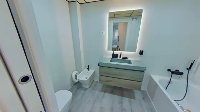 ¡SE ALQUILA!! Impresionante vivienda de tres habitaciones con terraza de 50m2 en la zona de La Garena. — 40