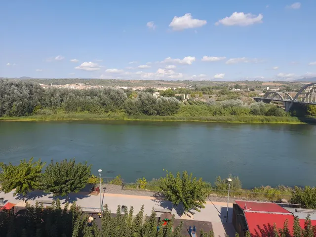 OPORTUNIDAD ESPECTACULAR LOCAL DE OFICINAS EN LA ZONA MAS CENTRICA DE MORA D´EBRE — 35