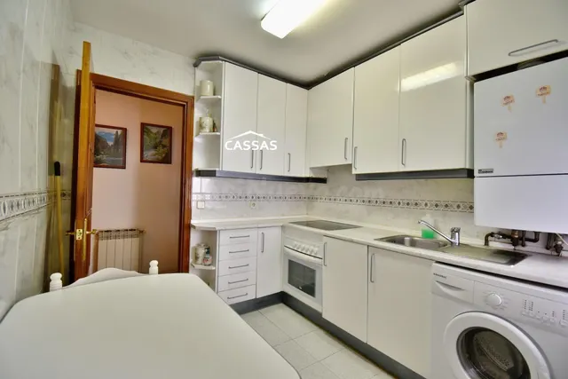 VEREDILLAS. Piso 3 habitaciones con ascensor y terraza. - foto 4