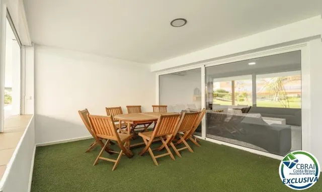Moderno apartamento en planta baja en complejo residencial con zonas ajardinadas y piscina comunitaria — 17