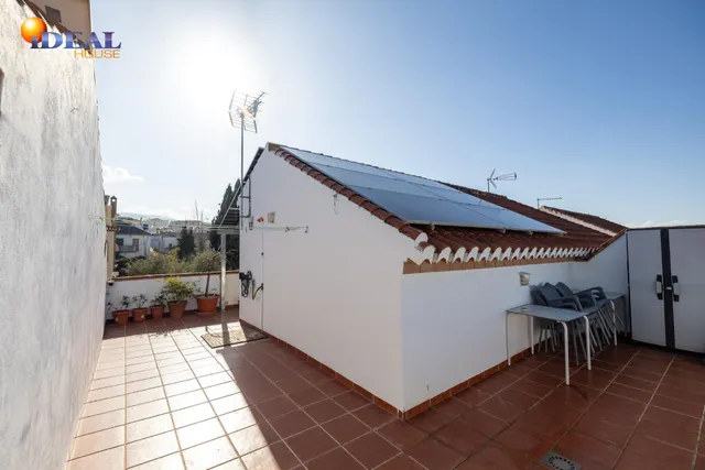 MARAVILLOSA CASA  A POCOS MINUTOS DEL CENTRO DE LA ZUBIA — 47