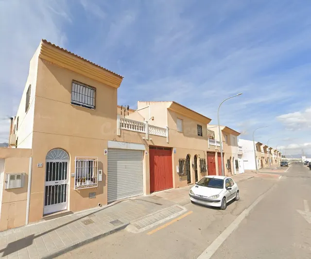 Casa 4 habitaciones 195m² en venta - San Isidro - Campohermo - foto 2