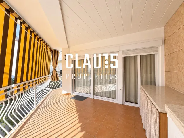 Exclusivo piso esquinero en venta a 10 min de la playa en Ca - foto 2