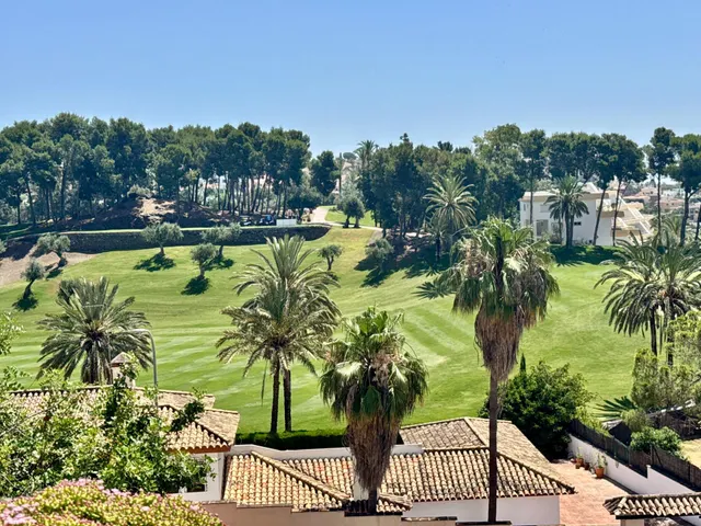 Venta de casa adosada con tres dormitorios en Benalmádena Co - foto 5