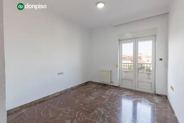Casa en esquina en venta en Las Gabias — 33