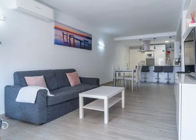 Alquiler vacacional en primera línea de playa. VUT/MA/96813 / ESFCTU0000290390000511200000000000000000VUT/MA/968136 — 12