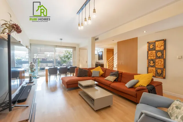 Espacio, confort y calidad: magnífica vivienda unifamiliar adosada — 4