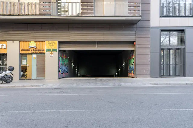 Parking en alquiler - Eixample — 27