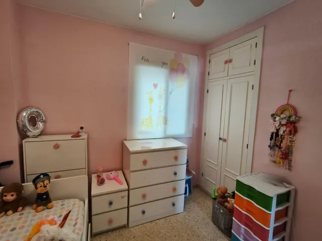¡Ideal para familias! Piso de 3 dormitorios con terraza, piscina y jardines en Torremolinos — 9