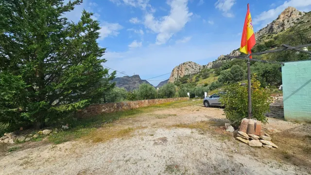 Casa a la venta en la Garganta del Chorro en Málaga - foto 2
