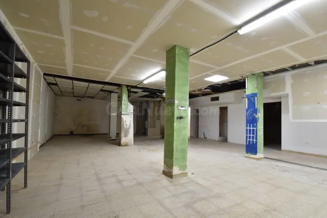 Local comercial en venta al lado de Rambla de la Pau — 5