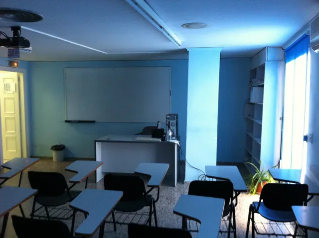 ESPECTACULAR LOCAL EN CENTRO DE GANDIA CON ENTRADA EXCLUSIVA PARA TODO TIPO DE NEGOCIOS O VIVIENDAS — 8