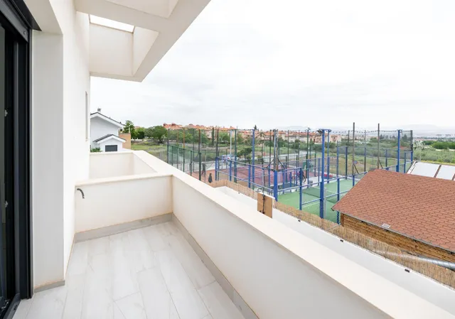 Bonita casa independiente de reestreno en zona residencial de la Zubia — 17