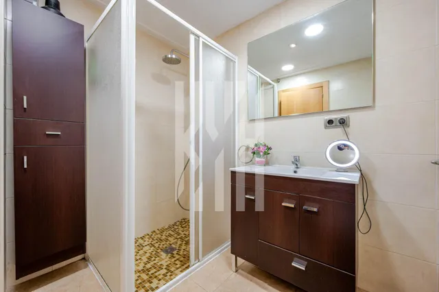 Piso con terraza privada y garaje en taialà — 30