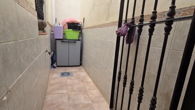 Casa adosada con amplios espacios interiores y exteriores, próxima a María Guerrero — 12