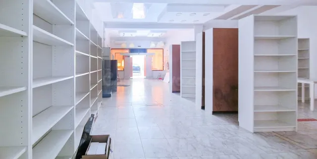 AMPLIO LOCAL EN VENTA ZONA CENTRO BADAJOZ CALLE SANTO DOMING - foto 3