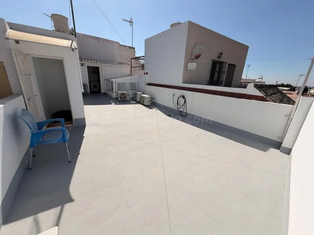 Acogedora Casa en Avenida de Pruna con Espacios Amplios y Confortables!! — 33