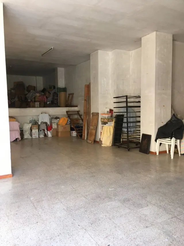 plaza de garaje super amplia ideal para 4 coches y sobra espacio. — 5