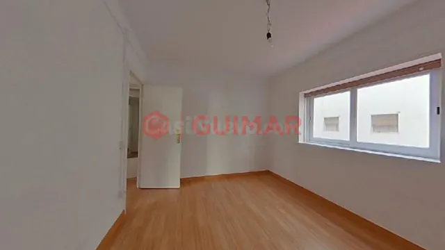 VENTA DE PISO OCUPADO PARA INVERSORES EN BARCELONA - La Font - foto 5