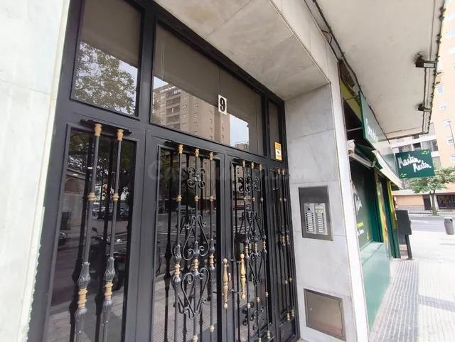 Piso de 54m2 útiles AMUEBLADO. Distribuido en dos dormitorios, salón, cocina y baño — 2